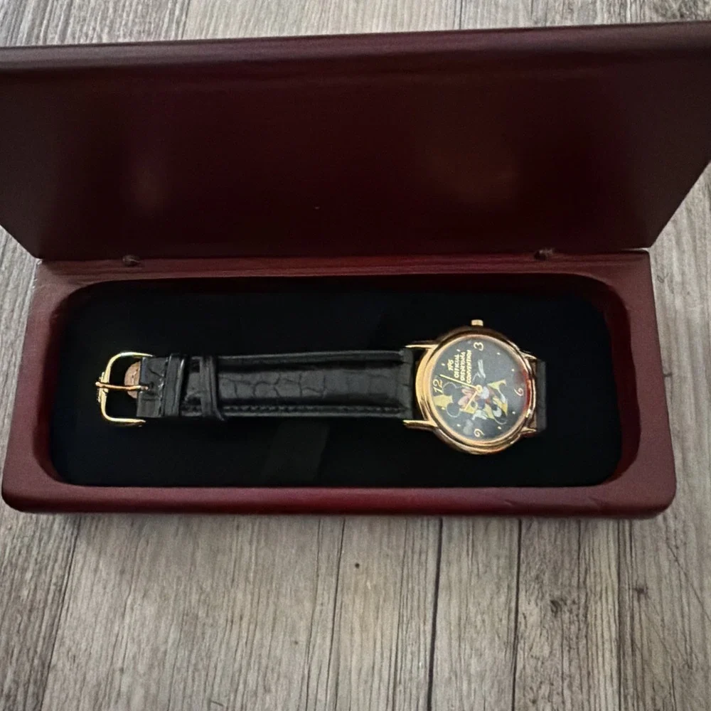 1995 Official Disneyana Convention Watch Mickey Limited Edition 2041/3000 NIB